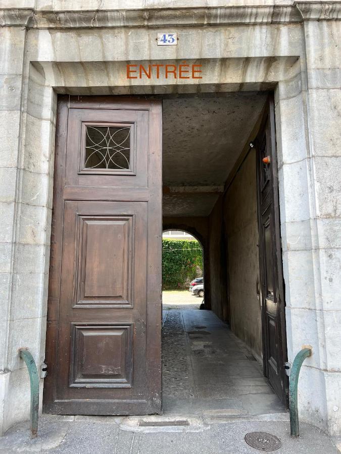 Appartement D Exception 100M2 Avec Parking - Centre Historique Chambéry Exterior photo